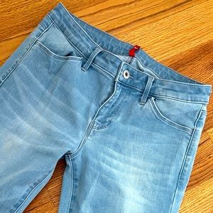 Light denim stretch skinny jeans